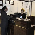 Sato מלון